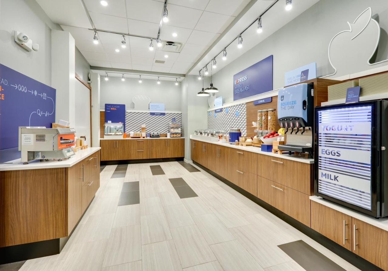 Holiday Inn Express - Kermit By Ihg Bagian luar foto